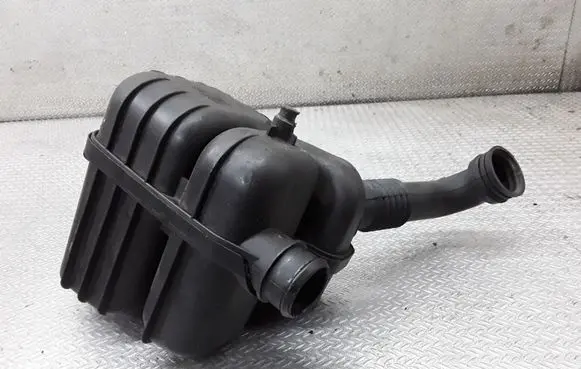 Intake resonator