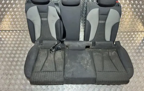 Audi A3 S3 8V Second row seats VW25059