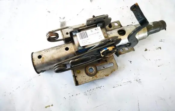 Volkswagen Golf IV Steering wheel axle 1j1419501bq