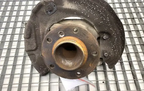 BMW 3 E90 E91 Front wheel hub spindle knuckle