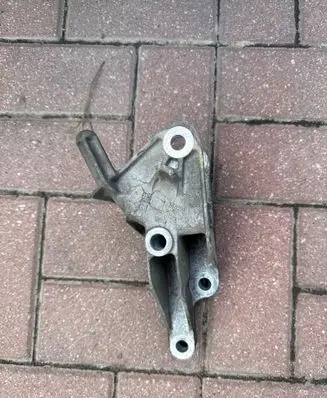 Opel Astra J Gearbox mounting bracket 13248661
