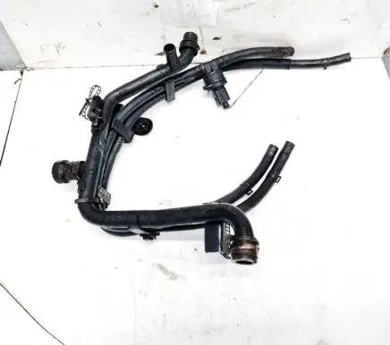 Volkswagen PASSAT B5.5 Engine coolant pipe/hose 1j0121324