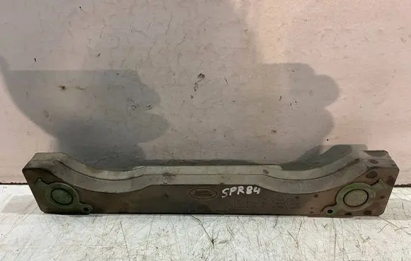 Engine mounting bracket
