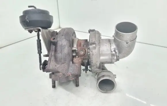 Toyota Avensis T250 Turbo 0610060085 172010R020