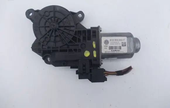 Volkswagen Polo IV 9N3 Front door window regulator motor 6Q2959802F