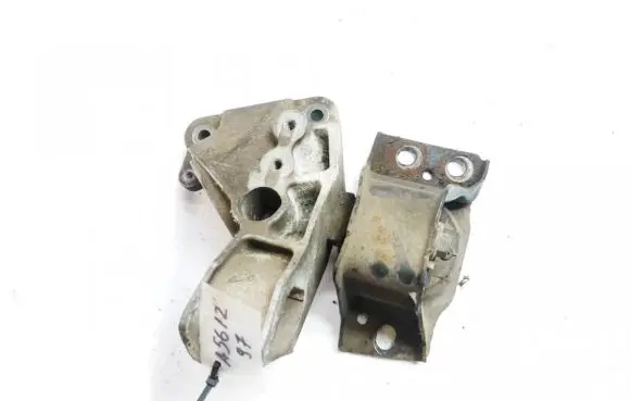 Nissan Primera Engine mount bracket 11210bn702