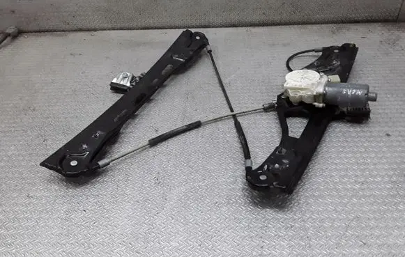 Mercedes-Benz E W211 Front door window regulator with motor A2117200246