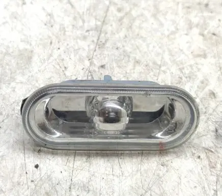 Front fender indicator light