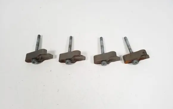 Mercedes-Benz E C207 W207 Fuel Injector clamp holder A6510160438