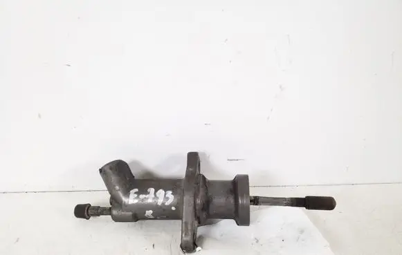 Clutch slave cylinder
