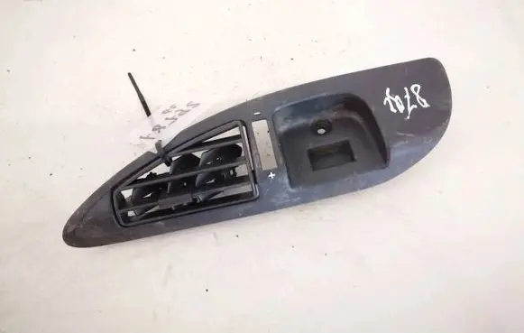 Citroen C8 Dash center air vent grill 226426