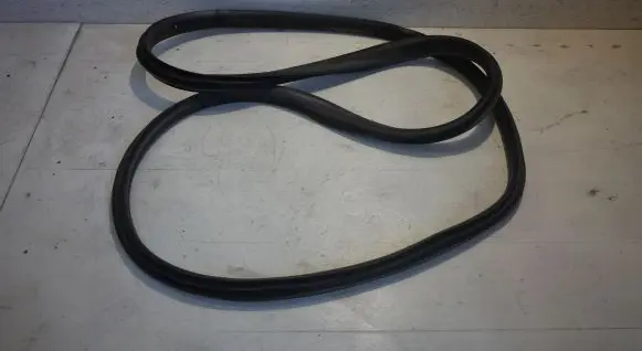 Ford Puma Rear door rubber seal (on body) 