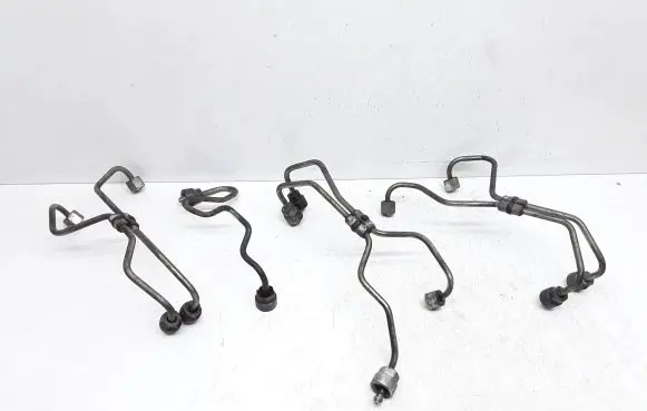 Volvo XC60 Fuel injector supply line/pipe 