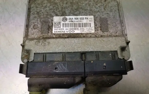 Seat Altea Engine control unit/module 06A906033FH 5WP4032503