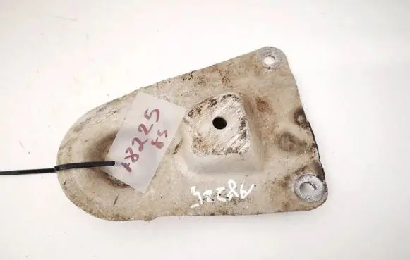 Audi A6 S6 C5 4B Engine mounting bracket