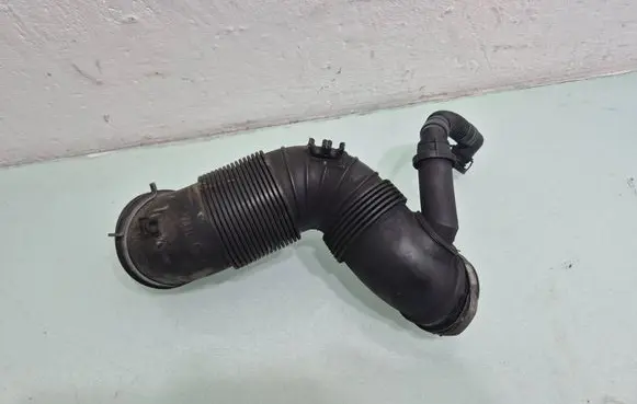 Volkswagen PASSAT CC Air intake hose/pipe 3C0129654