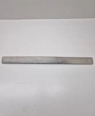 Mercedes-Benz C W204 Side skirt front trim A2046800135