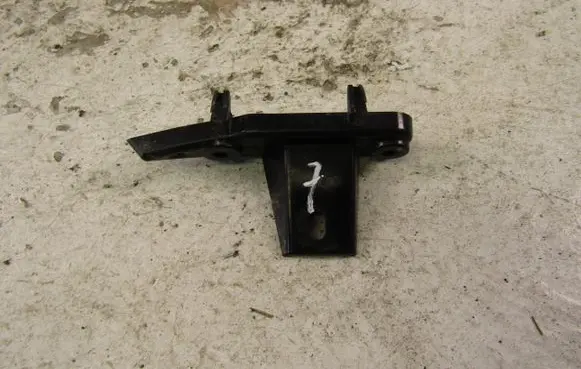 BMW 3 G20 G21 Front bumper mounting bracket 7422251