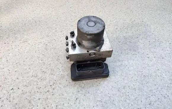 Mercedes-Benz E A207 ABS Pump A212410148