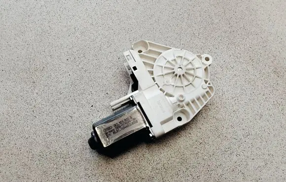 Audi A8 S8 D4 4H Front door window regulator motor 8K0959802B 160440260068