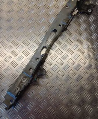 Fender mounting bracket