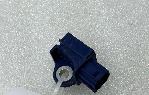 Suzuki Vitara (LY) Airbag deployment crash/impact sensor 3893061M00