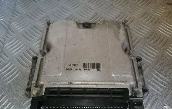 Citroen Xsara Picasso Engine control unit/module 9643525080 0281010750
