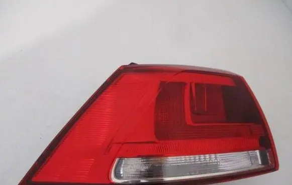 Volkswagen Golf VII Rear/tail lights 5G0945095M