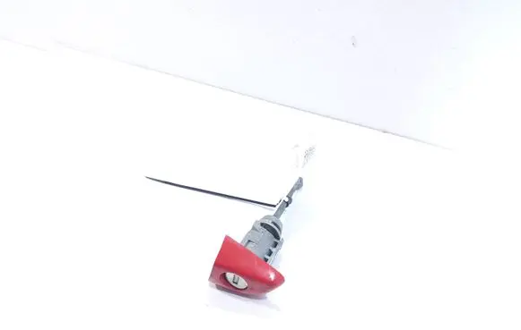 Citroen C4 Cactus Front door lock (next to the handle) 