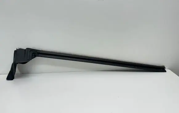 BMW Z4 g29 Rubber seal front door (on door) 7429635