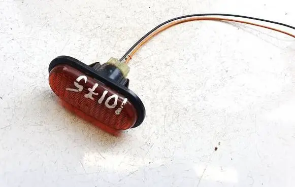 Renault Megane I Front fender indicator light 7700847333