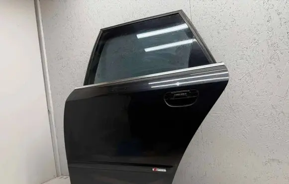 Audi A4 S4 B6 8E 8H Rear door