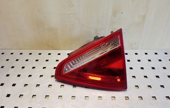 Audi A5 8T 8F Tailgate rear/tail lights 8T0945094