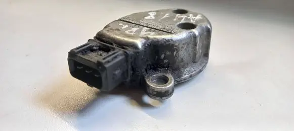 Audi A4 S4 B5 8D Camshaft position sensor 058905161B 0232101024