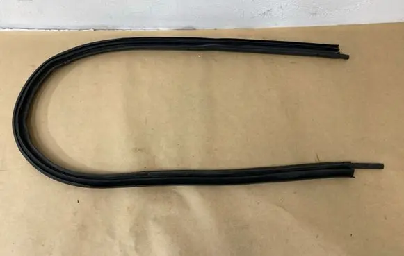 BMW Z4 E85 E86 Rubber seal front coupe door