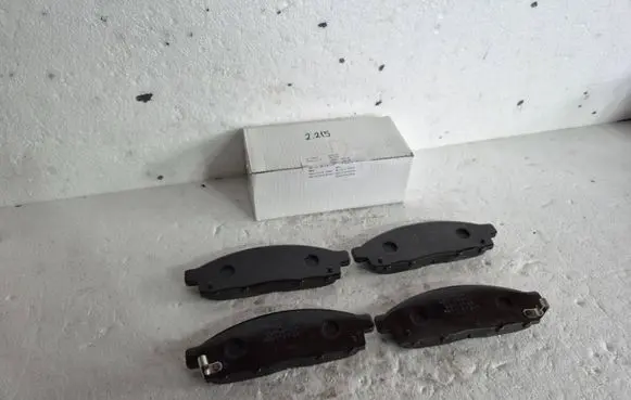 Mitsubishi L200 Brake pads (front) 6000609714 MN116721 MN116722