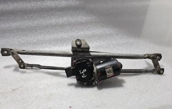 Audi A6 S6 C5 4B Front wiper linkage and motor 4B1955023E 2704010200