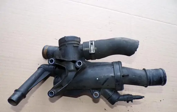 Ford Mondeo Mk III Thermostat housing 9656182980