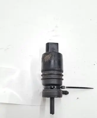 Volkswagen PASSAT B6 Windscreen/windshield washer pump 1T0955651