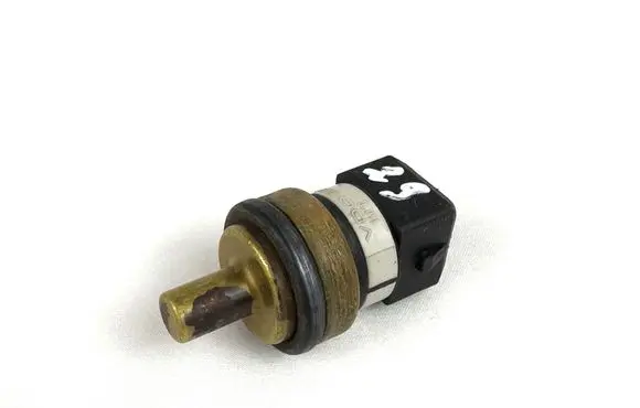 Volkswagen PASSAT B5.5 Coolant temperature sensor 058919501a