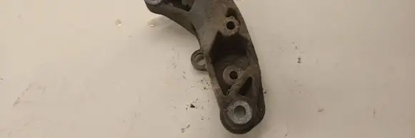 Opel Corsa C Engine mounting bracket 24411042