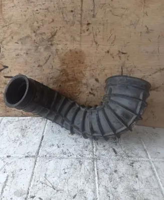 Volvo S80 Air intake hose/pipe 28634143