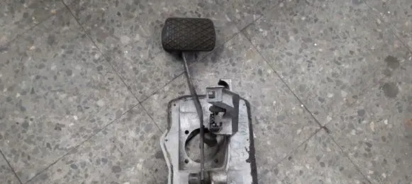 Mercedes-Benz S W140 Brake pedal 1402902219