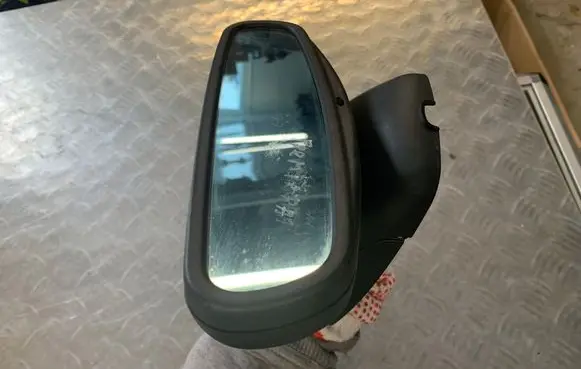 Nissan Primera Rear view mirror (interior)
