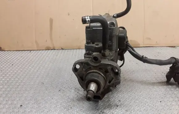 Audi A4 S4 B5 8D Fuel injection high pressure pump 0460404969
