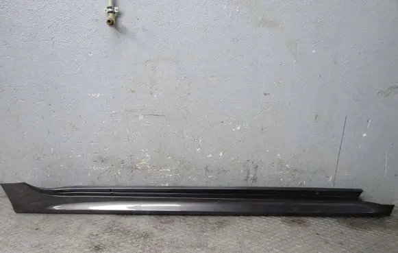 Mazda 2 Side skirt front trim 