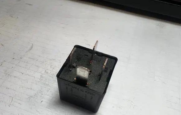 Audi A6 S6 C6 4F Other relay 8K0951253 V23136B6X72