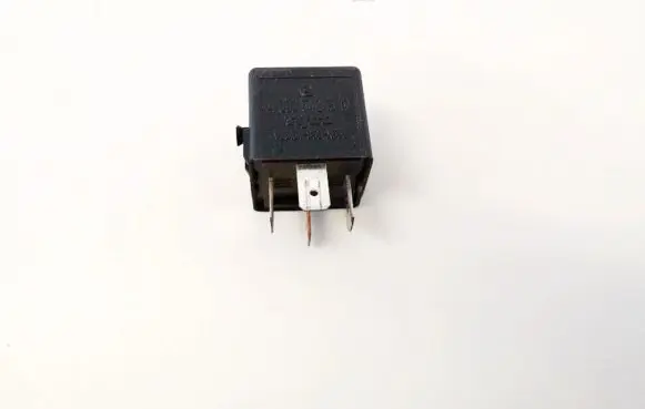 Mercedes-Benz S W220 Other relay a0025421319 v23134-b52-x336
