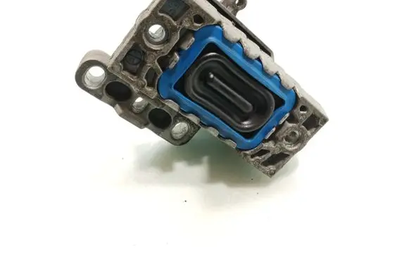Engine mounting bracket