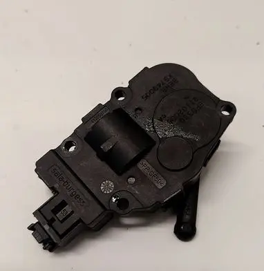 Audi A5 8T 8F Air flap motor/actuator 410475520